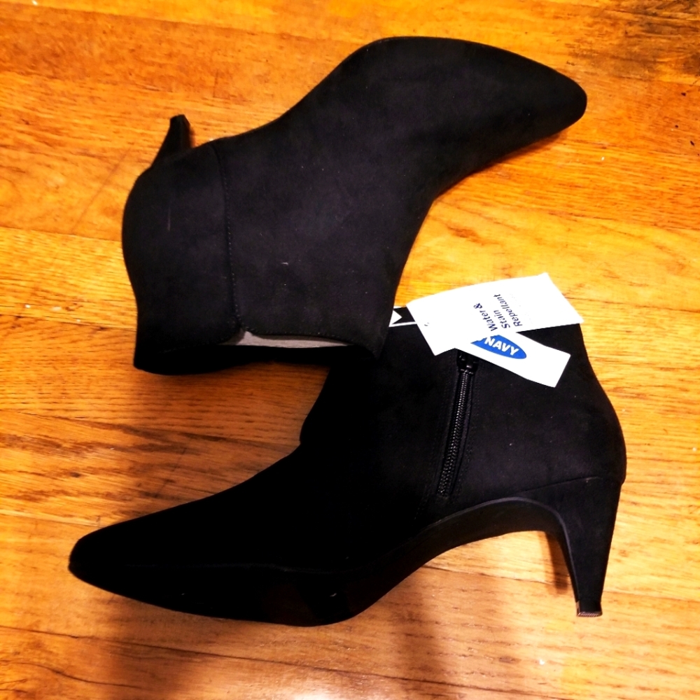 Old Navy Black Booties